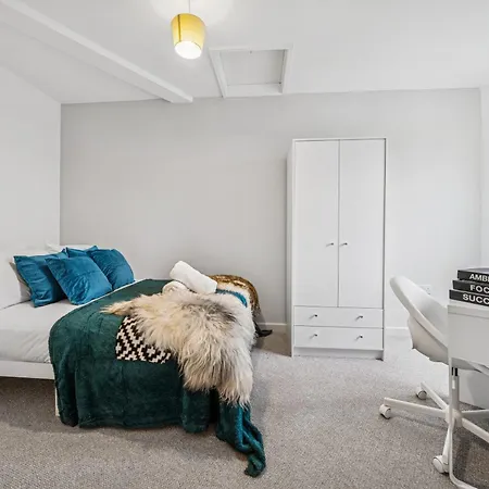 Modern & Cozy 6 Bedroom Whole House In By Altoluxo Short Lets & Serviced With Free Wifi And Parking 公寓 *