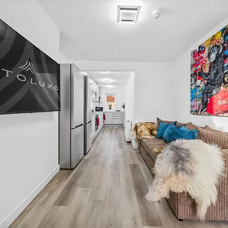 Modern & Cozy 6 Bedroom Whole House In By Altoluxo Short Lets & Serviced With Free Wifi And Parking Apartman Bristol