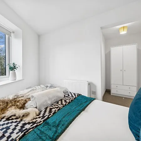 דירה Modern & Cozy 6 Bedroom Whole House In By Altoluxo Short Lets & Serviced With Free Wifi And Parking בריסטול