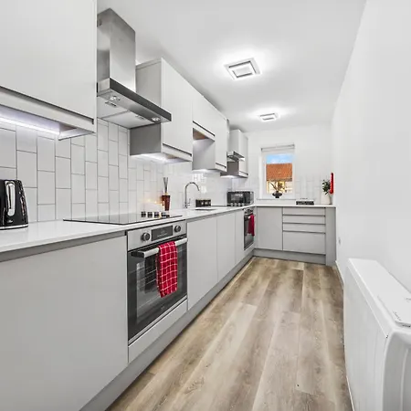 דירה Modern & Cozy 6 Bedroom Whole House In By Altoluxo Short Lets & Serviced With Free Wifi And Parking *