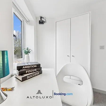 דירה Modern & Cozy 6 Bedroom Whole House In By Altoluxo Short Lets & Serviced With Free Wifi And Parking בריסטול