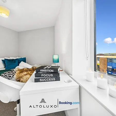 דירה Modern & Cozy 6 Bedroom Whole House In By Altoluxo Short Lets & Serviced With Free Wifi And Parking *