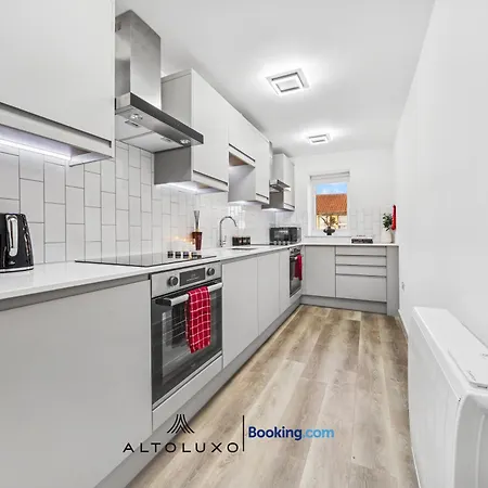 דירה Modern & Cozy 6 Bedroom Whole House In By Altoluxo Short Lets & Serviced With Free Wifi And Parking