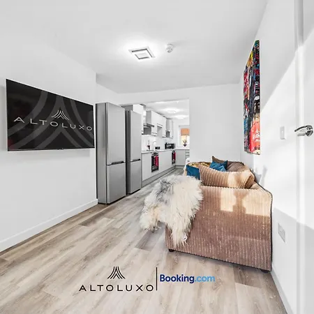 Modern & Cozy 6 Bedroom Whole House In By Altoluxo Short Lets & Serviced With Free Wifi And Parking * בריסטול