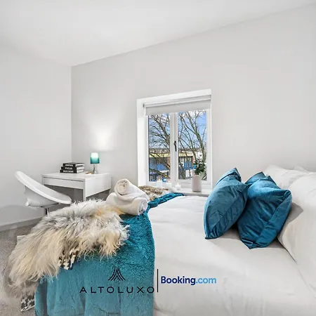 Modern & Cozy 6 Bedroom Whole House In By Altoluxo Short Lets & Serviced With Free Wifi And Parking