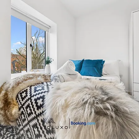 Modern & Cozy 6 Bedroom Whole House In By Altoluxo Short Lets & Serviced With Free Wifi And Parking * בריסטול